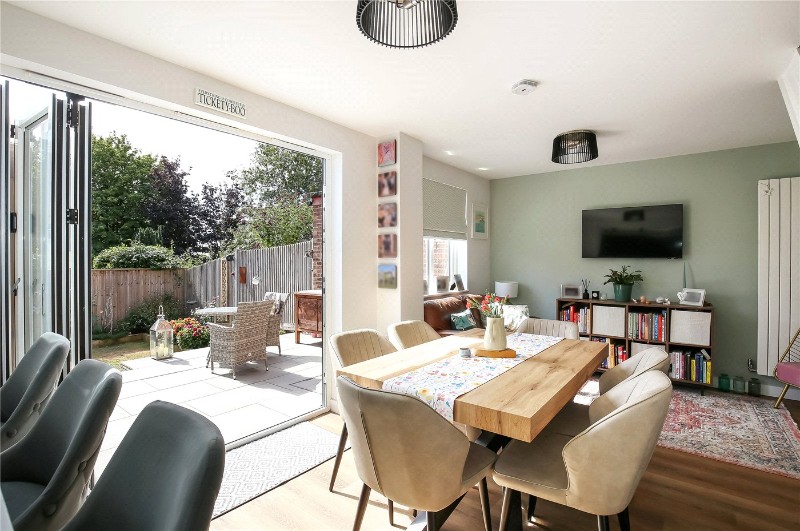 St. Annes Close, Winchester, Hampshire, SO22