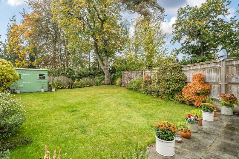 Nettlecombe Close, Farnham, Surrey, GU9