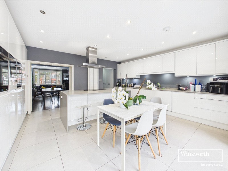 Farm Road, Edgware, HA8