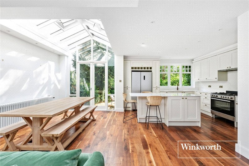 Etchingham Park Road, Finchley, London, N3