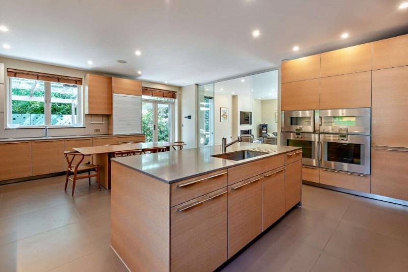 Yaffle Road, St Georges Hill, KT13