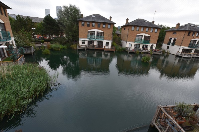 Plover Way, London, SE16
