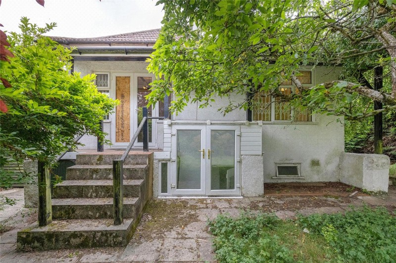Grecian Crescent, London, SE19