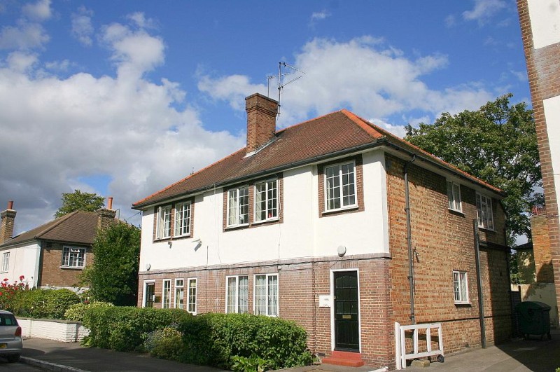 Gloucester Court, Kew Road, Kew, TW9