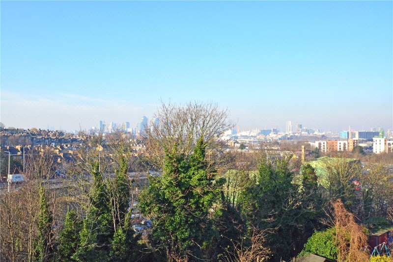 Bramshot Avenue, London, SE7