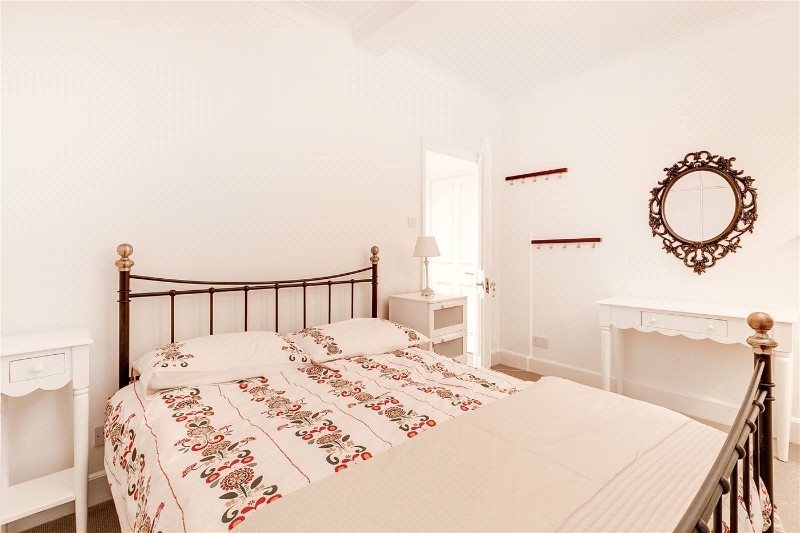 St Georges Court, Brompton Road, London, SW3