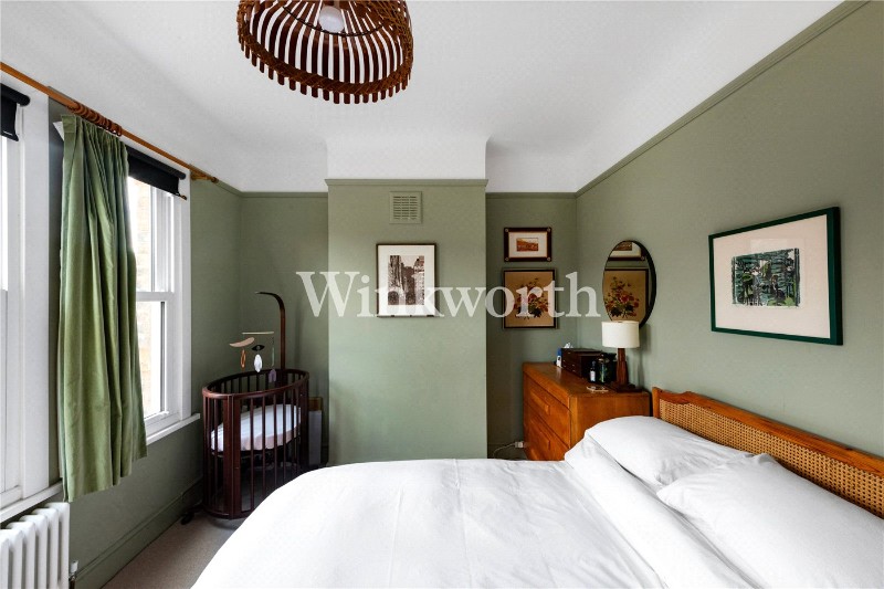 Lymington Avenue, London, N22