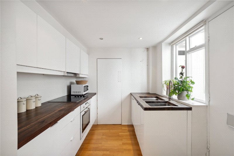 Lansdowne Crescent, London, W11