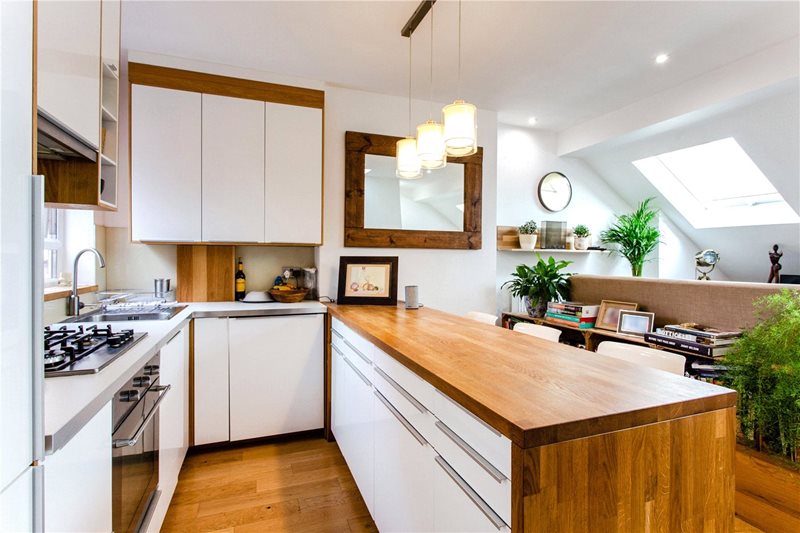 Rathcoole Gardens, London, N8