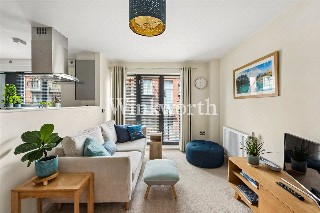 Leverton Close, London, N22