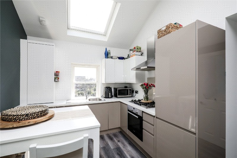 Mill Hill Road, London, W3