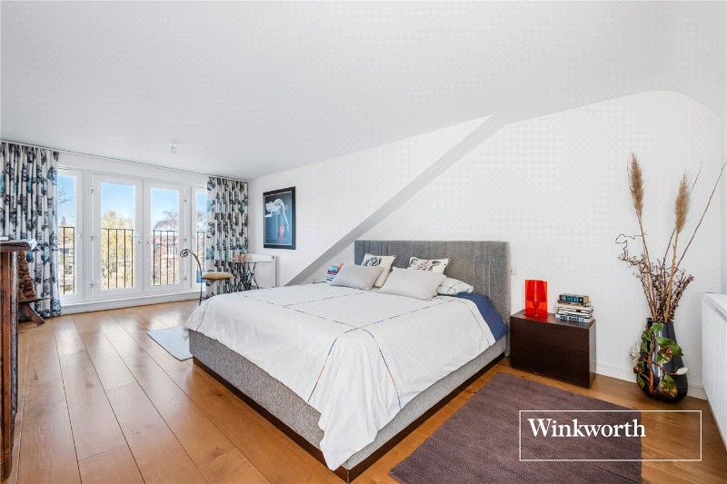 Etchingham Park Road, Finchley, London, N3