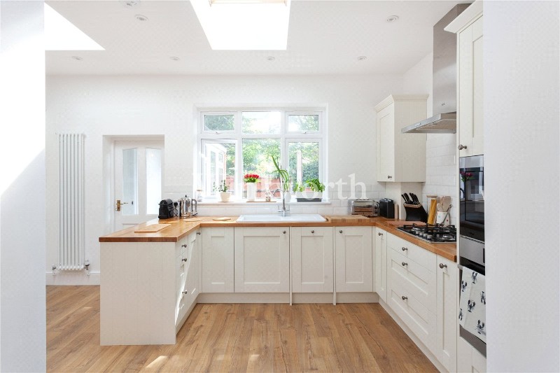 Russell Avenue, London, N22