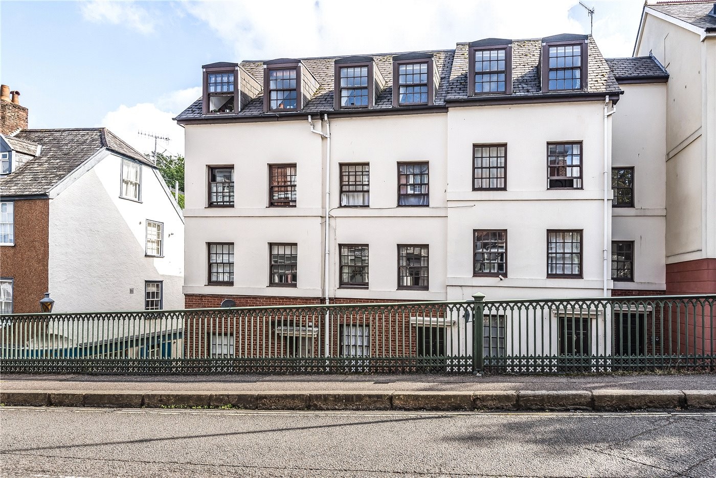 2 bedroom property for sale in Northgate Court, Lower North Street