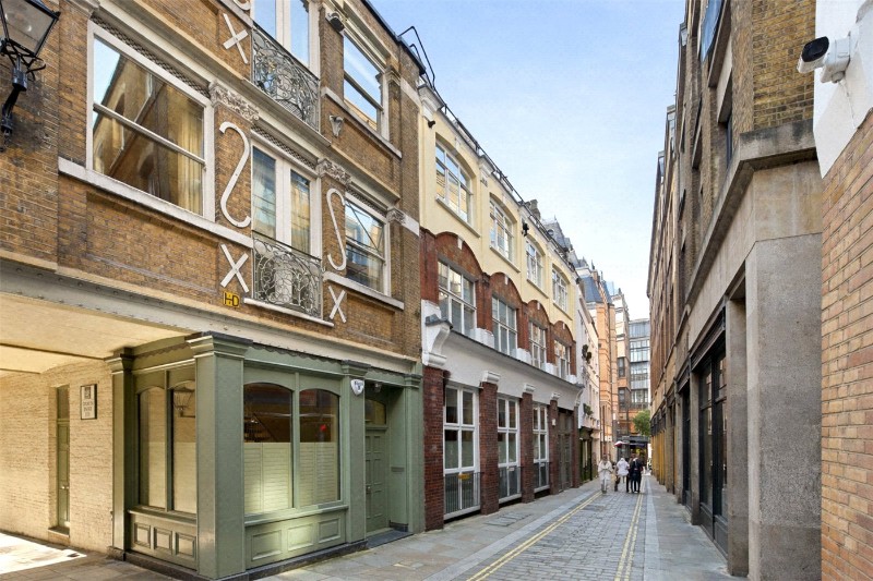 Carter Lane, London, EC4V