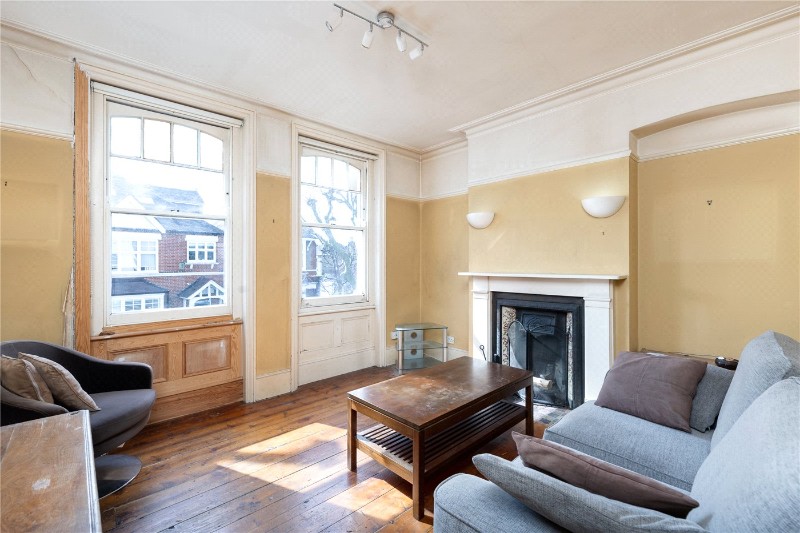 Howards Lane, London, SW15