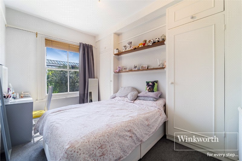 Ennismore Avenue, London, W4