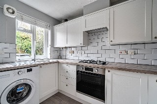 Ferns Mead, Farnham, Surrey, GU9