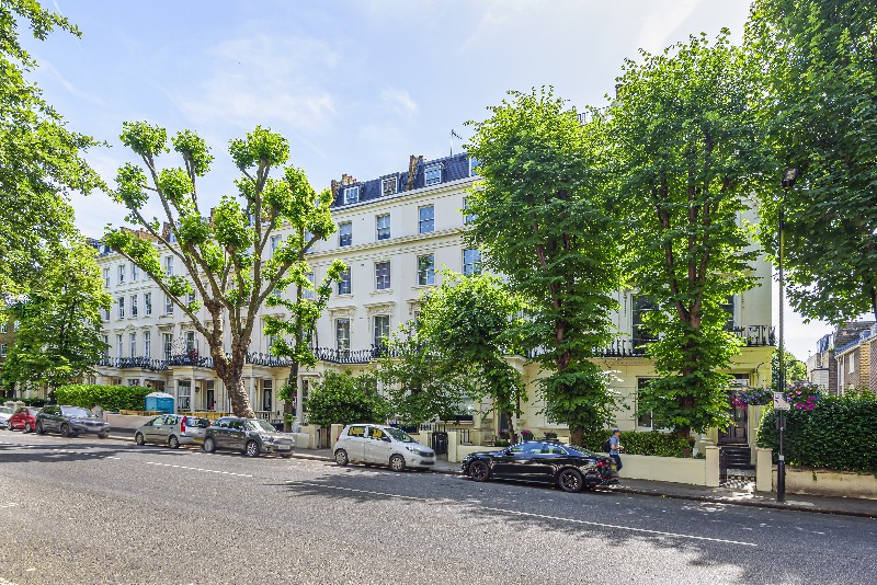 Clifton Gardens, Little Venice, London, W9