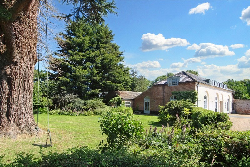 Geldeston Hall, Yarmouth Road, Geldeston, Beccles, NR34