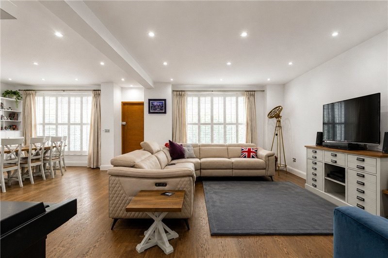 Station Road, Barnes, SW13