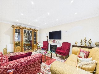 Sturgess Avenue, London, NW4