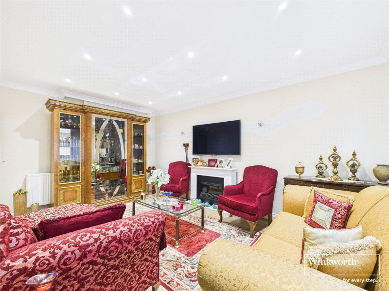 Sturgess Avenue, London, NW4