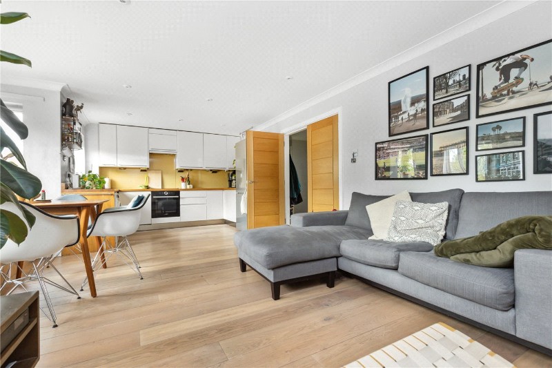 Myddleton Avenue, London, N4