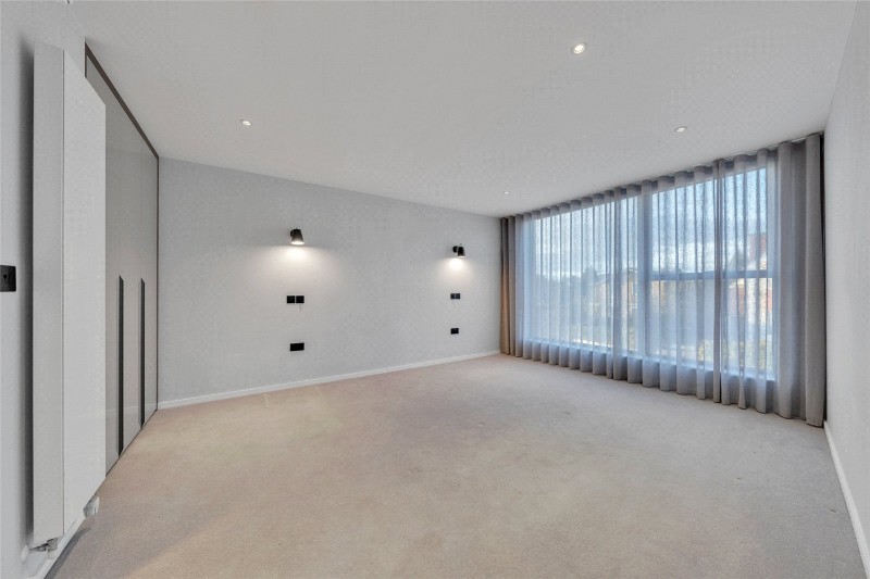 The Vale, London, NW11