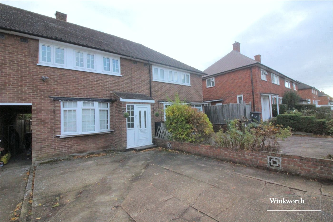 3 bedroom property for sale in Aycliffe Road, Borehamwood