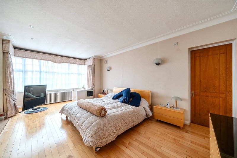 Haslemere Gardens, Finchley, London, N3