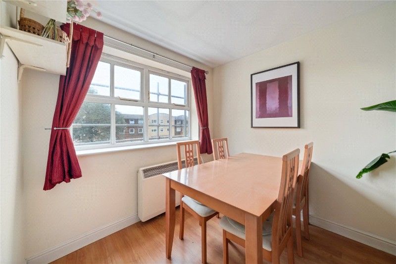 Macmillan Way, London, SW17