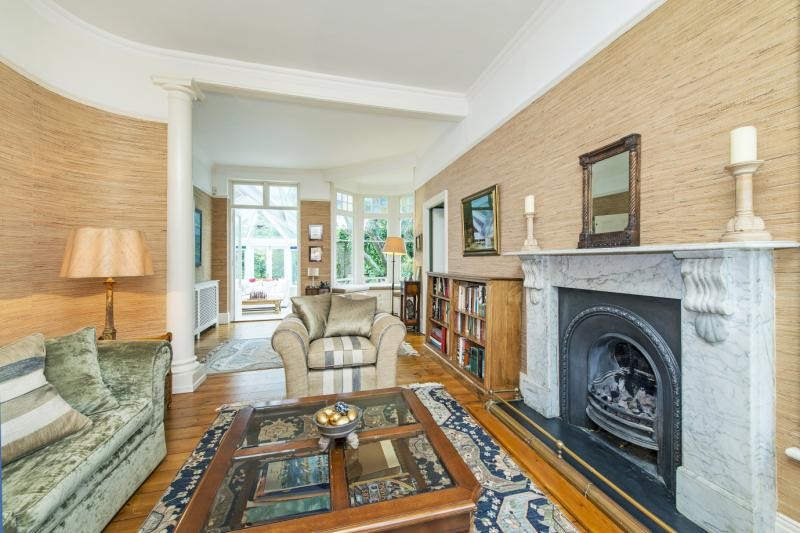 Fitzgerald Avenue, London, SW14
