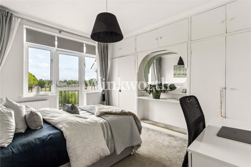 Hamilton Crescent, London, N13