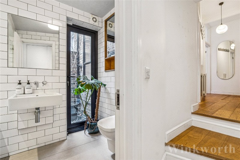 Elcot Avenue, London, SE15