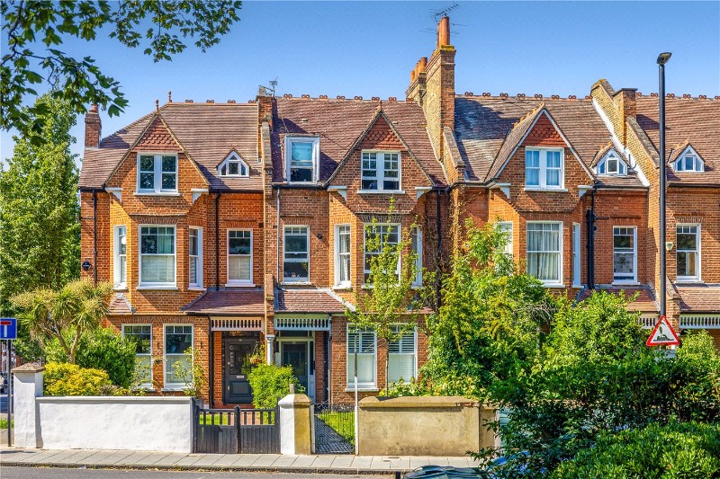 Larkhall Rise, London, SW4