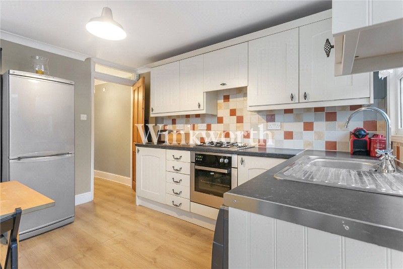 High Road, London, N22