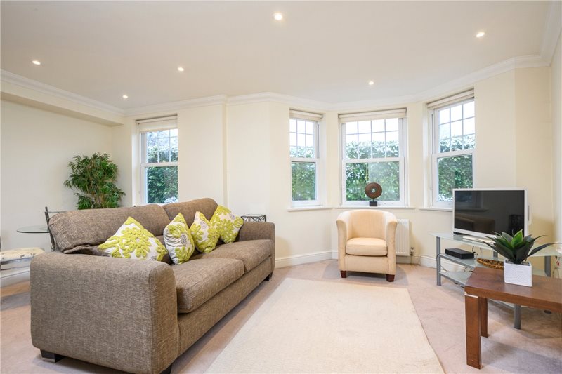Park Rise, Leatherhead, Surrey, KT22