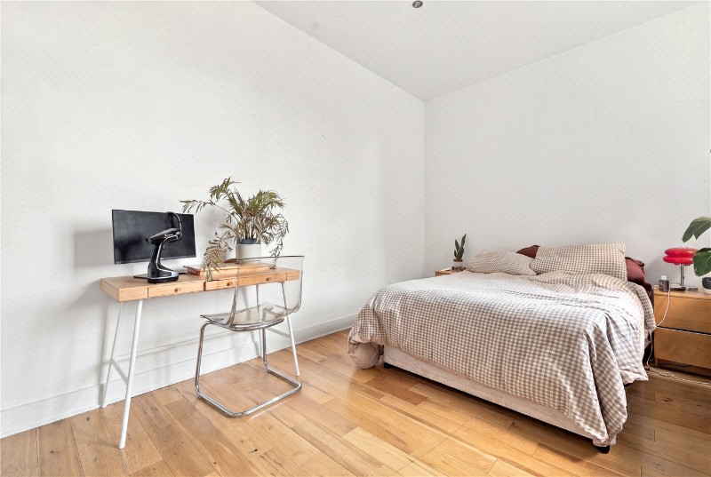 Thrawl Street, London, E1