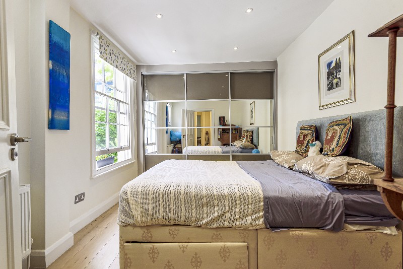 Clifton Gardens, Little Venice, London, W9