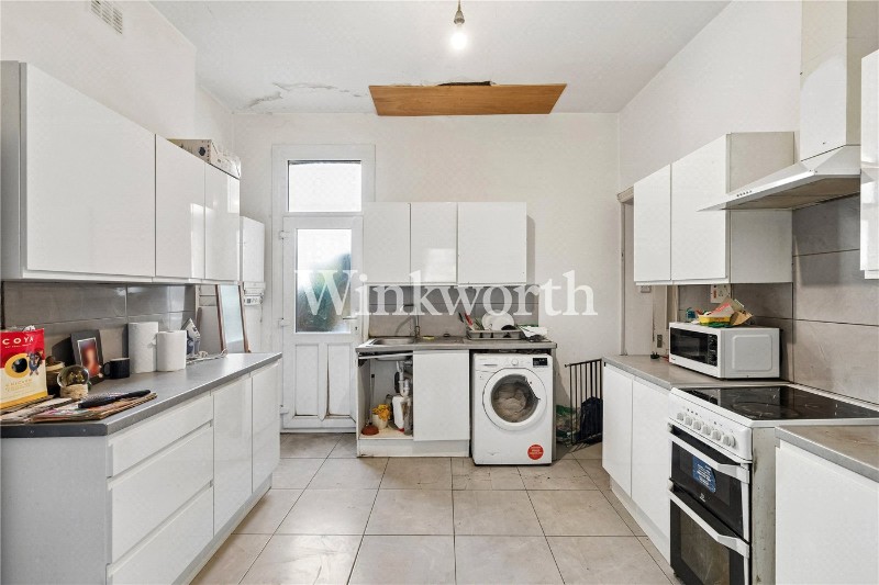 Grovelands Road, London, N13