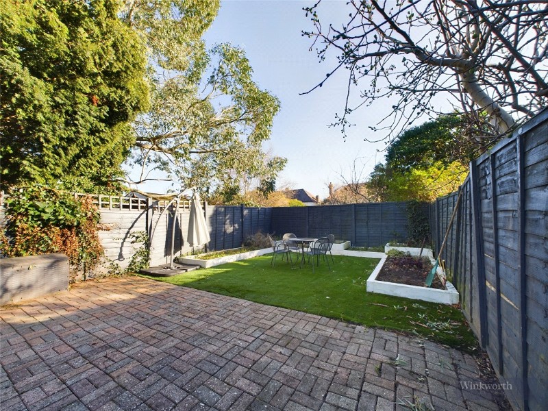 Hook Road, Chessington, KT9