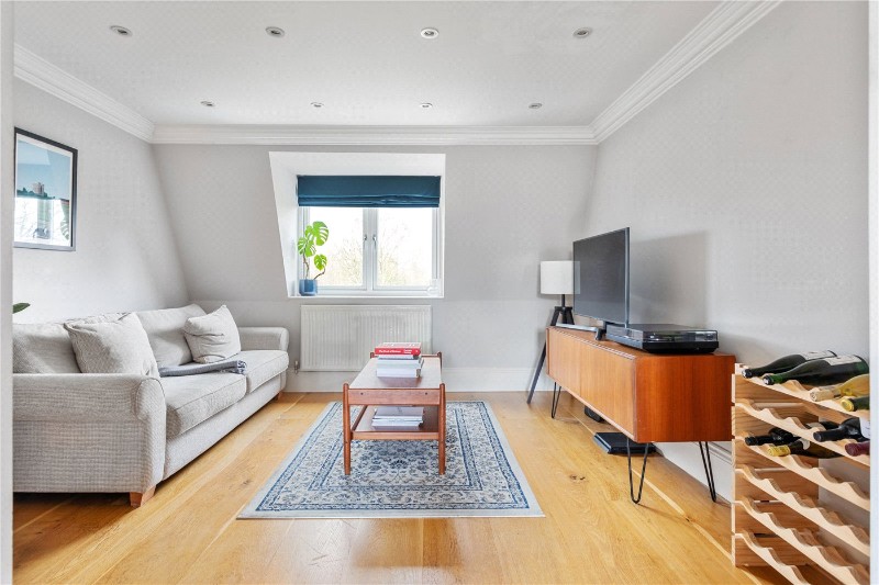 Lough Road, London, N7