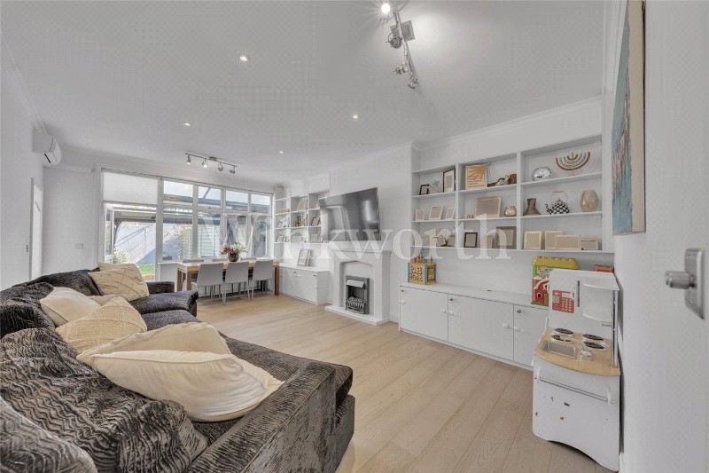 Finchley Road, London, NW11