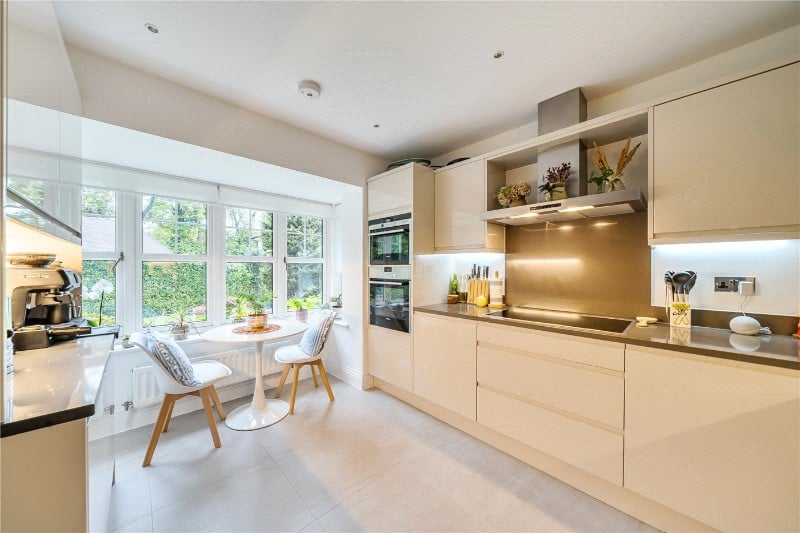 Nettlecombe Close, Farnham, Surrey, GU9