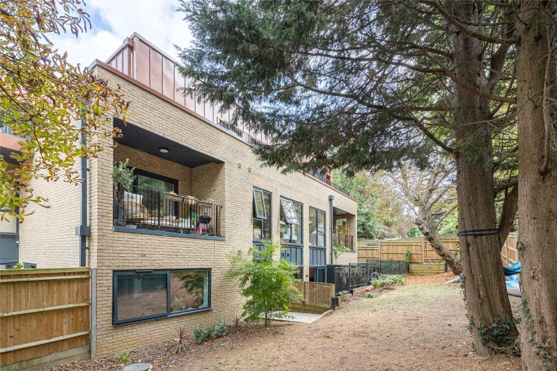 Rushden Close, London, SE19