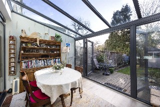 Arnal Crescent, London, SW18