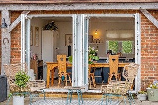 8 The Old Barnyard, Pewsey Road, Rushall, Wiltshire, SN9