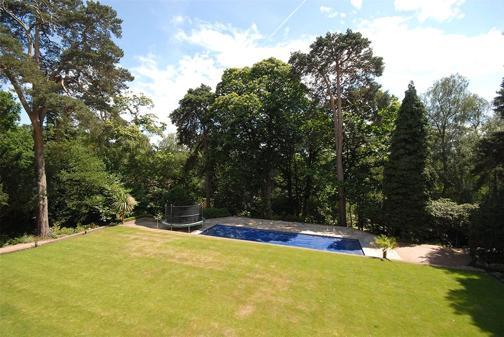 6-lawns-property