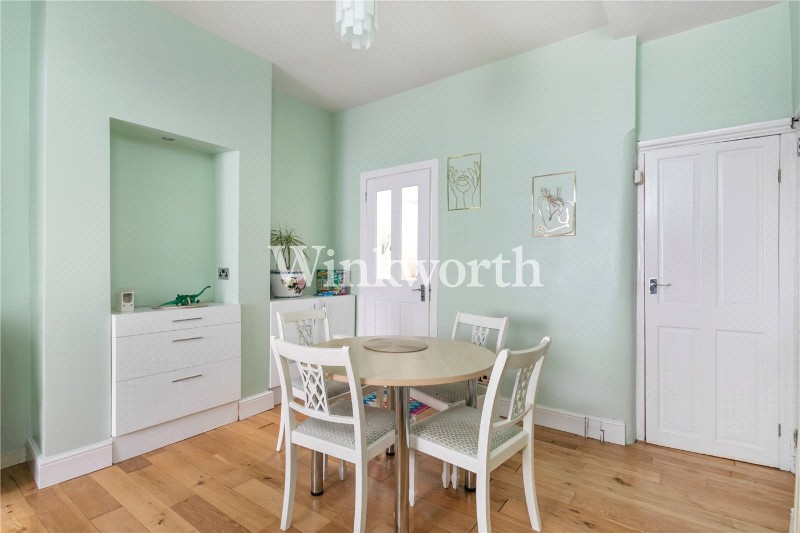 Station Crescent, London, N15